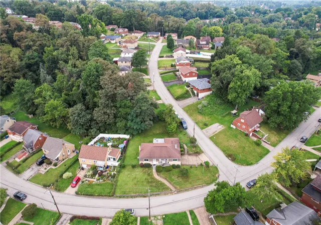 Photo 3 of Single family home for sale at 11204 Azalea Dr, Penn Hills, PA 15235 | MLS# 1771435 | Listing updated on 2026-10-05