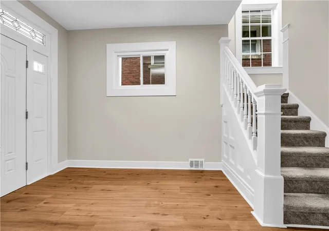 Photo 3 of Single family home for sale at 1547 Clairtonica St, Crafton Heights, PA 15205 | MLS# 1772526 | Listing updated on 2026-09-26