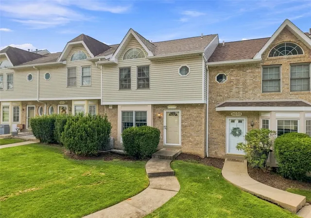 Photo 2 of Townhouse for sale at 3033 Estate Dr, North Fayette, PA 15071 | MLS# 1772457 | Listing updated on 2026-10-03