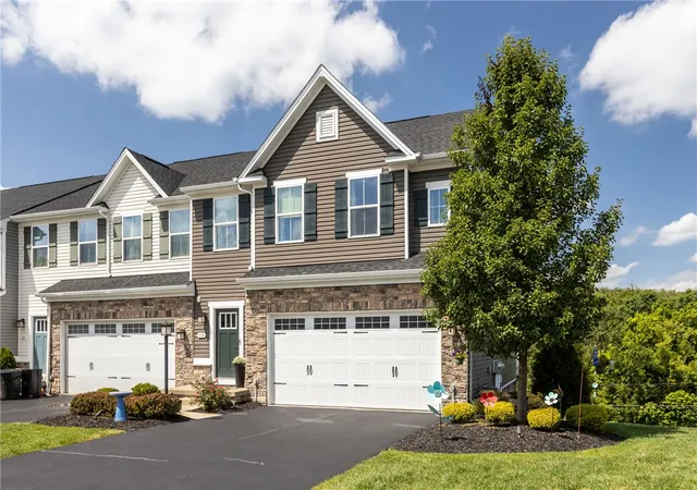 Photo 1 of Townhouse for sale at 118 Black Oak Ln, Cecil, PA 15057 | MLS# 1771089 | Listing updated on 2026-09-11
