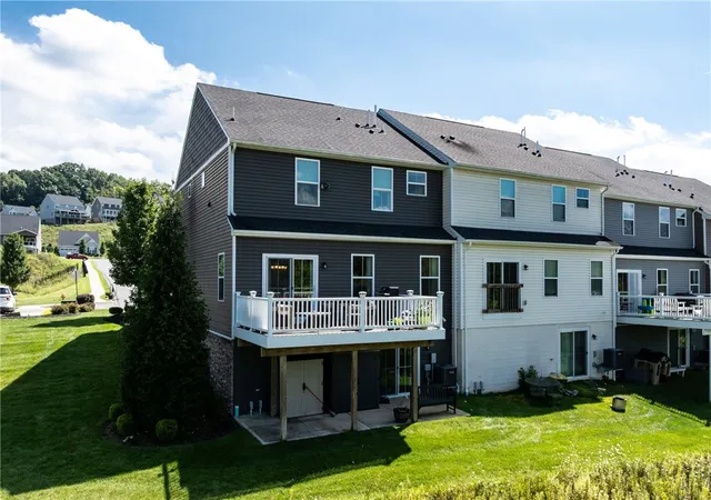 Photo 2 of Townhouse for sale at 118 Black Oak Ln, Cecil, PA 15057 | MLS# 1771089 | Listing updated on 2026-09-11