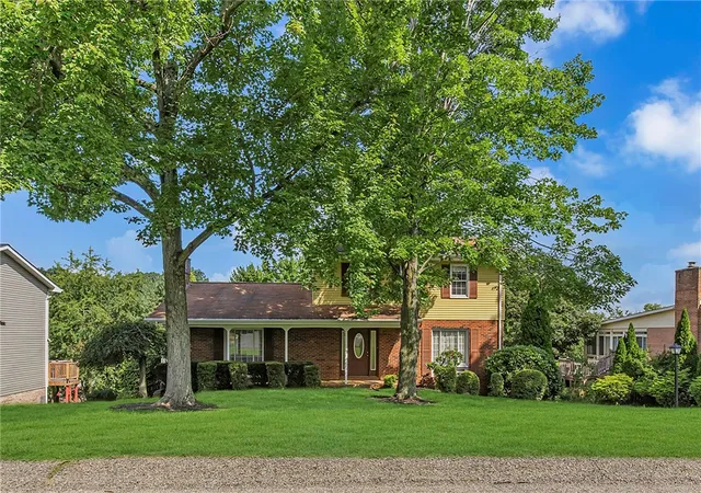 Photo 3 of Single family home for sale at 107 Heather Dr, Center Twp, PA 15061 | MLS# 1772377 | Listing updated on 2026-09-13