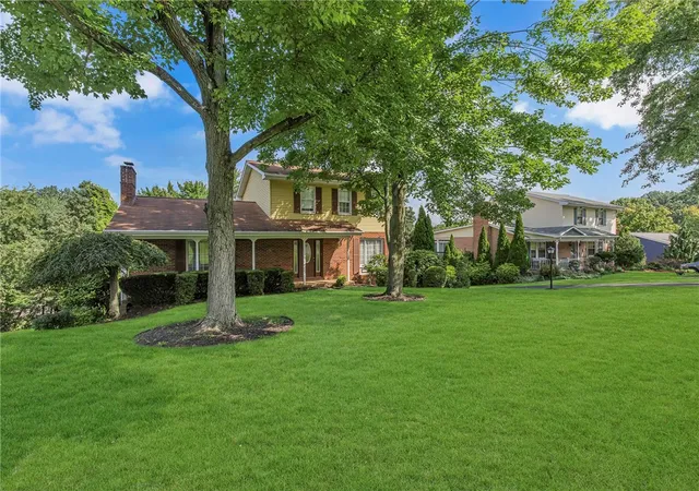 Photo 4 of Single family home for sale at 107 Heather Dr, Center Twp, PA 15061 | MLS# 1772377 | Listing updated on 2026-09-13