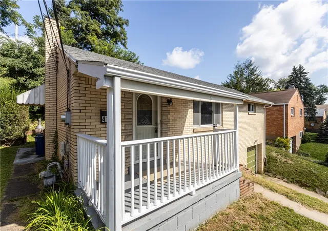 Photo 3 of Single family home for sale at 411 Parallel Ave, Carrick, PA 15210 | MLS# 1772285 | Listing updated on 2026-09-29