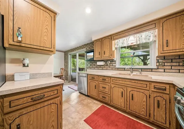 Photo 4 of Single family home for sale at 909 Our Way, North Huntingdon, PA 15642 | MLS# 1772553 | Listing updated on 2026-09-12