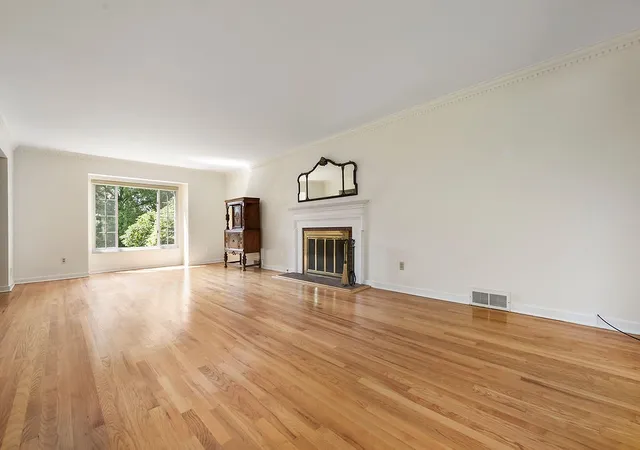 Photo 3 of Single family home for sale at 111 Wilmar Dr, Fox Chapel, PA 15238 | MLS# 1772177 | Listing updated on 2026-09-06
