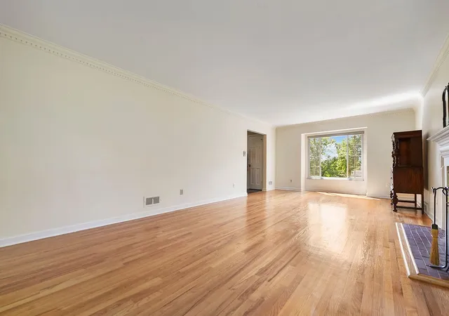 Photo 4 of Single family home for sale at 111 Wilmar Dr, Fox Chapel, PA 15238 | MLS# 1772177 | Listing updated on 2026-09-06