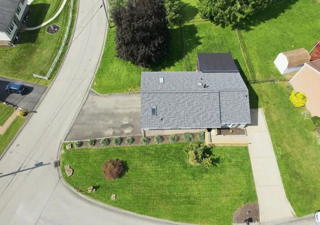 Photo 3 of Single family home for sale at 701 Bar Harbor Dr, Plum Boro, PA 15239 | MLS# 1772562 | Listing updated on 2026-09-10