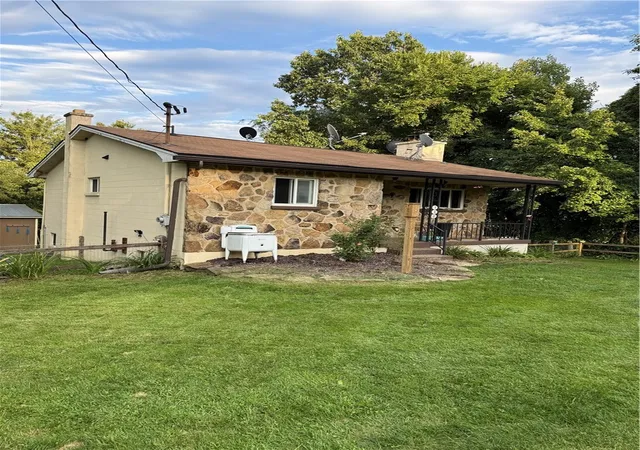 Photo 2 of Sale Pending at 148 Guy Dr, Conemaugh/young Twps   Ind, PA 15725 | MLS# 1772420 | Listing updated on 2026-09-06