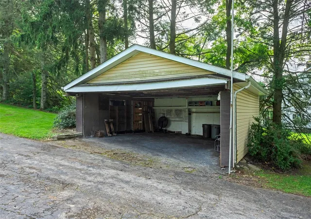 Photo 3 of Single family home for sale at 934 Old State Route 66, City Of Greensburg, PA 15601 | MLS# 1772564 | Listing updated on 2026-09-11