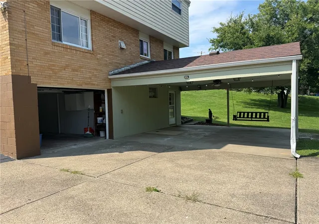 Photo 3 of Single family home for sale at 661 Idaho Ave, Penn Hills, PA 15147 | MLS# 1772530 | Listing updated on 2026-10-01