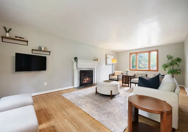 Photo 2 of Single family home for sale at 124 Washington Rd, Forest Hills Boro, PA 15221 | MLS# 1772178 | Listing updated on 2026-09-05
