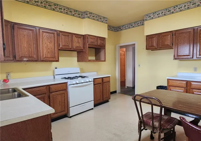 Photo 3 of Single family home for sale at 5623 5625 Carnegie St, Lawrenceville, PA 15201 | MLS# 1772390 | Listing updated on 2026-09-02