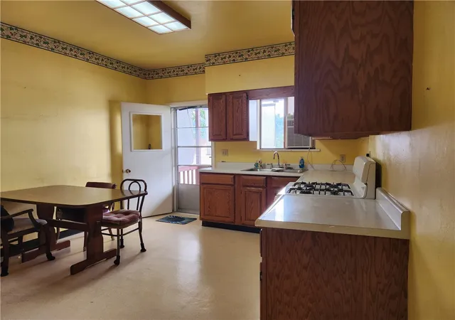 Photo 3 of Single family home for sale at 5623-5625 Carnegie St, Lawrenceville, PA 15201 | MLS# 1772390 | Listing updated on 2026-09-02