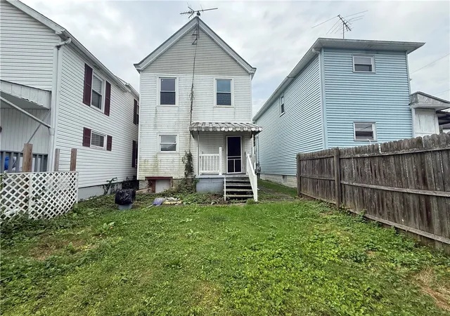Photo 3 of Single family home for sale at 105 18th Street, Vandergrift, PA 15690 | MLS# 1772448 | Listing updated on 2026-09-02