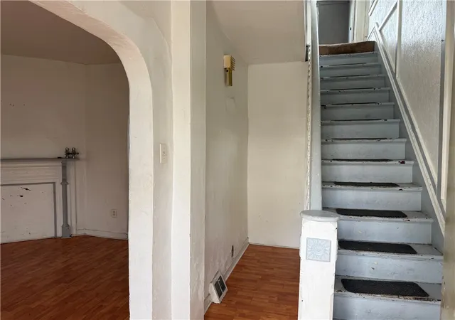 Photo 4 of Single family home for sale at 105 18th Street, Vandergrift, PA 15690 | MLS# 1772448 | Listing updated on 2026-09-02