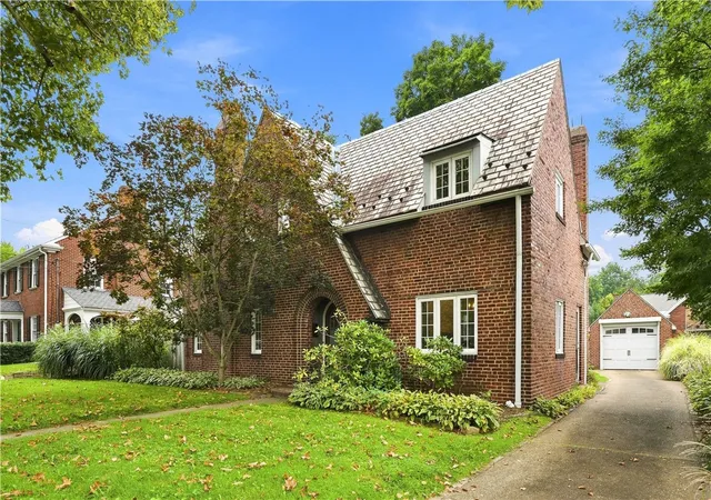 Photo 1 of Single family home for sale at 302 Maple Ln, Edgeworth, PA 15143 | MLS# 1772560 | Listing updated on 2026-09-08