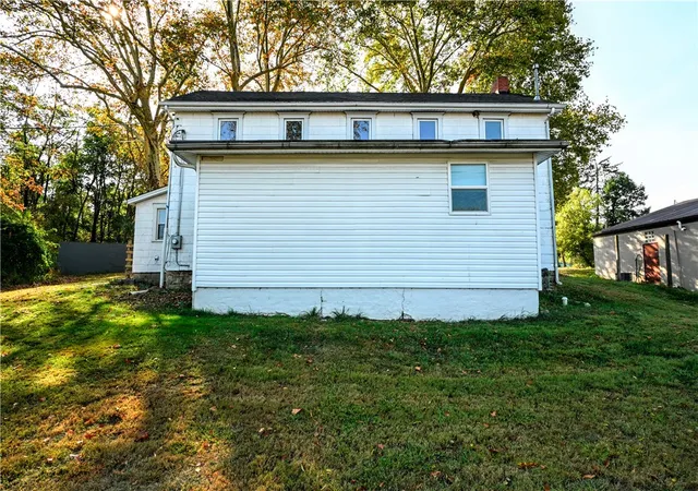 Photo 3 of Single family home for sale at 419 Don St, Rostraver, PA 15012 | MLS# 1772276 | Listing updated on 2026-09-10
