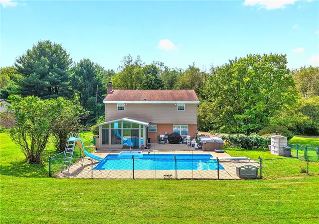 Photo 4 of Single family home for sale at 4355 Rosanna Dr, Hampton, PA 15101 | MLS# 1772439 | Listing updated on 2026-09-16