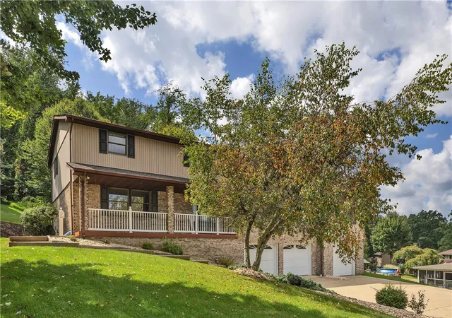 Photo 3 of Single family home for sale at 123 Maryland Pl, Jeannette, PA 15644 | MLS# 1772322 | Listing updated on 2026-09-09