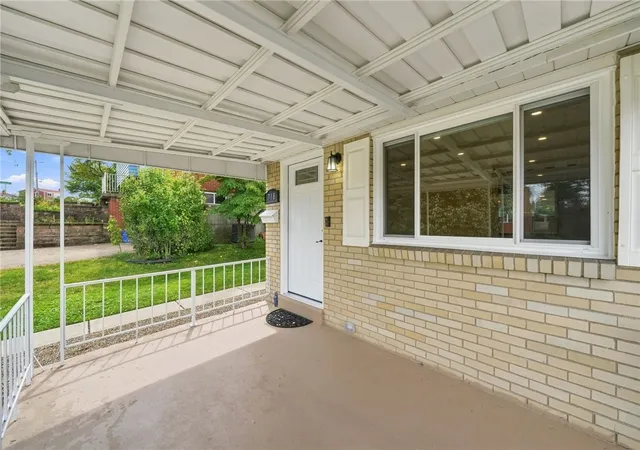 Photo 3 of Single family home for sale at 718 Illini Dr, Monroeville, PA 15146 | MLS# 1772367 | Listing updated on 2026-10-15