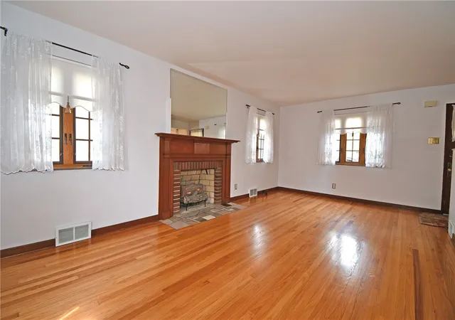 Photo 3 of Single family home for sale at 506 Fisher St, Arlington, PA 15210 | MLS# 1770526 | Listing updated on 2026-09-02