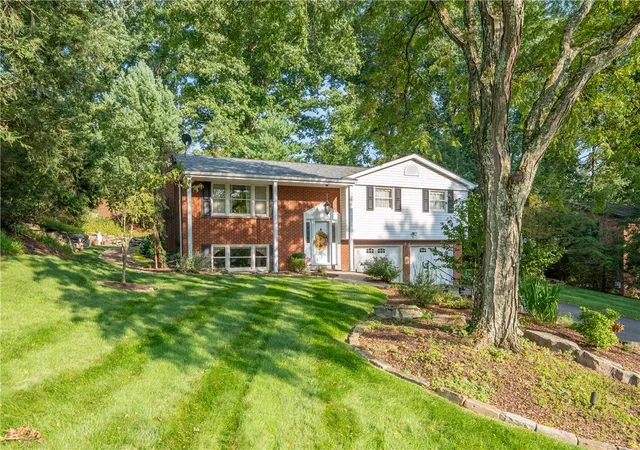 Photo 2 of Single family home for sale at 3465 Burnett Dr, Murrysville, PA 15668 | MLS# 1772492 | Listing updated on 2026-09-02