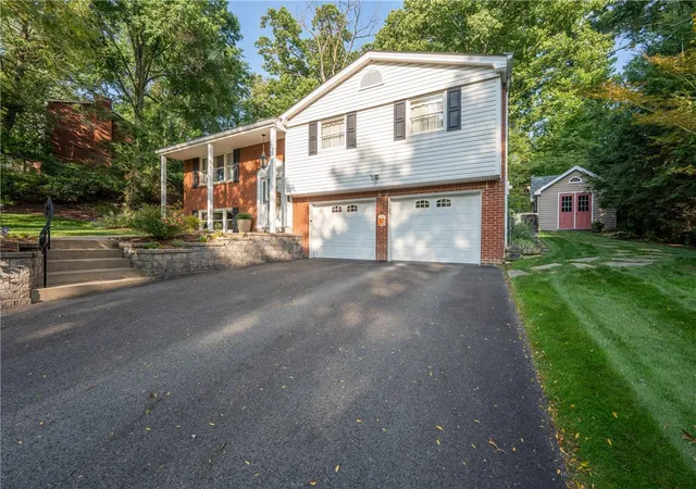 Photo 3 of Single family home for sale at 3465 Burnett Dr, Murrysville, PA 15668 | MLS# 1772492 | Listing updated on 2026-09-02