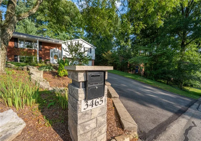 Photo 4 of Single family home for sale at 3465 Burnett Dr, Murrysville, PA 15668 | MLS# 1772492 | Listing updated on 2026-09-02