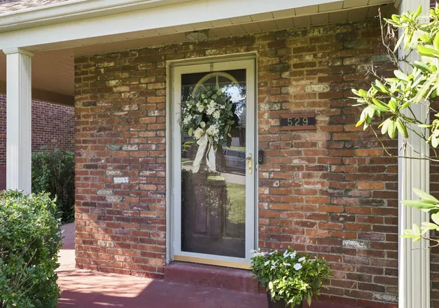 Photo 2 of Single family home for sale at 529 Old Farm Rd, Baldwin Twp, PA 15234 | MLS# 1772653 | Listing updated on 2026-09-05