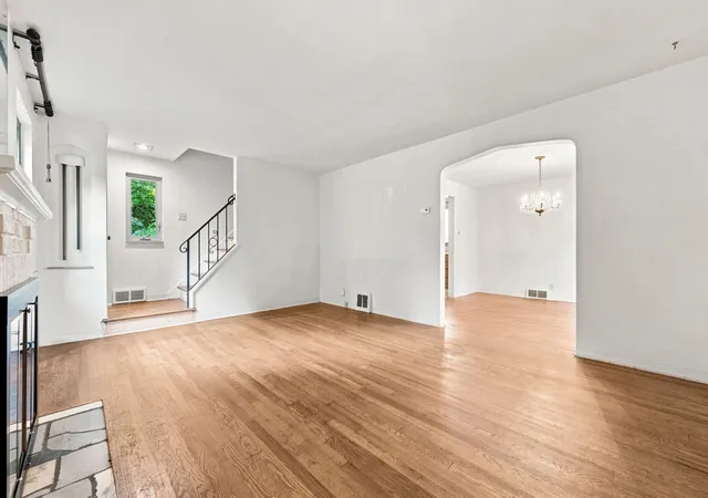 Photo 3 of Single family home for sale at 529 Old Farm Rd, Baldwin Twp, PA 15234 | MLS# 1772653 | Listing updated on 2026-09-05