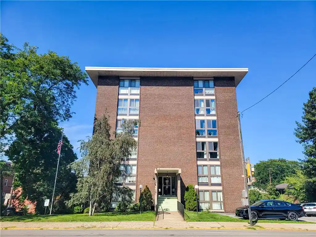 Listing Photo 1 - Condo for sale in 420 N Chestnut St located at 420 N Chestnut St, Avalon, PA 15202 - Unit #506