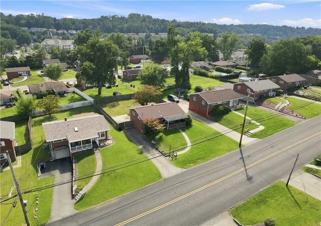 Photo 2 of Sale Pending at 417 Garden City Dr, Monroeville, PA 15146 | MLS# 1772414 | Listing updated on 2026-09-30