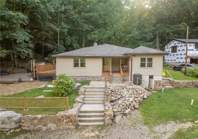 Photo 2 of Single family home for sale at 1571 Darlington Rd, Ligonier Twp, PA 15658 | MLS# 1772481 | Listing updated on 2026-09-02