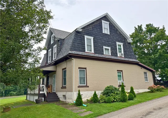 Photo 2 of Multi family home for sale at 410 Liberty St, Grove City Boro, PA 16127 | MLS# 1772673 | Listing updated on 2026-09-09