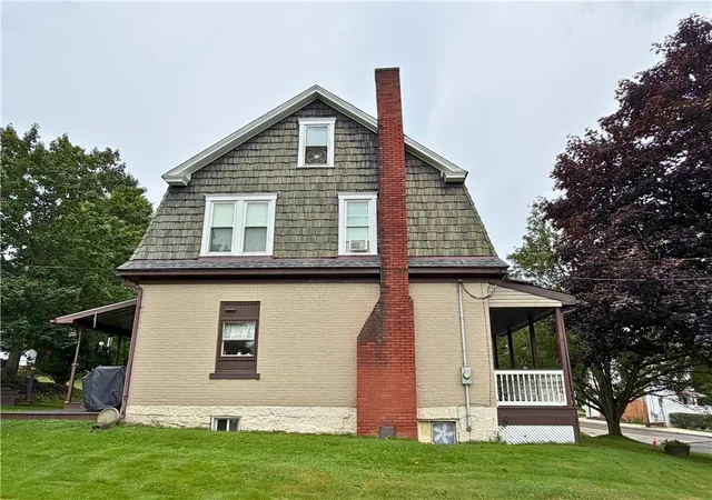 Photo 3 of Multi family home for sale at 410 Liberty St, Grove City Boro, PA 16127 | MLS# 1772673 | Listing updated on 2026-09-09