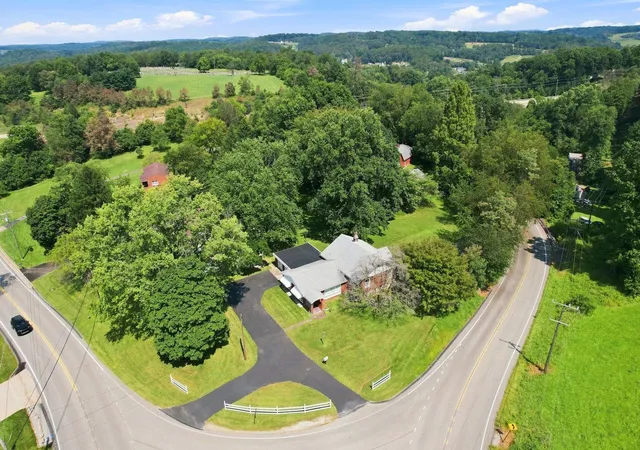 Photo 3 of Single family home for sale at 2525 Harrison City Rd, Murrysville, PA 15632 | MLS# 1772686 | Listing updated on 2026-09-14