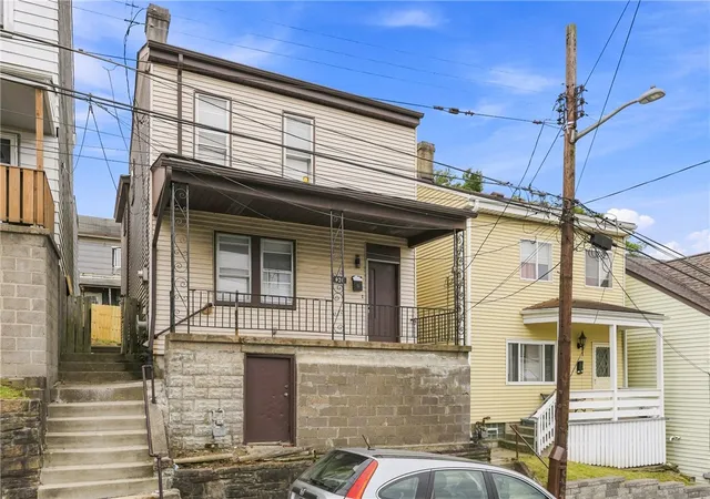 Photo 2 of Single family home for sale at 920 Freeland St, Allentown, PA 15210 | MLS# 1772006 | Listing updated on 2026-09-02