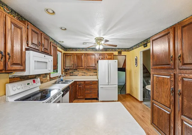 Photo 3 of Single family home for sale at 1104 Greenfield Rd, Lackawannock Twp, PA 16148 | MLS# 1772698 | Listing updated on 2026-09-19