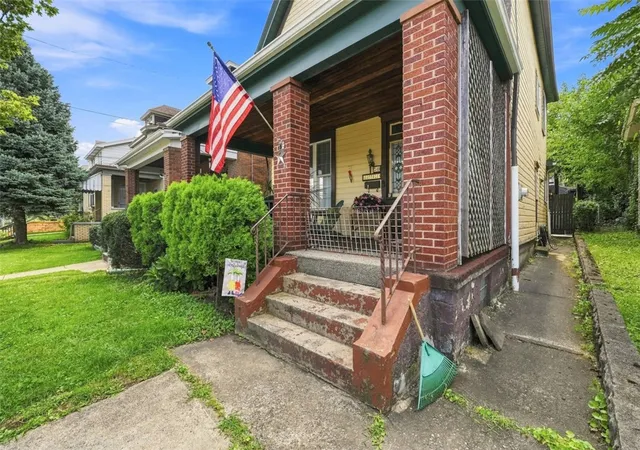 Photo 3 of Single family home for sale at 740 Woodbourne Ave, Brookline, PA 15226 | MLS# 1772580 | Listing updated on 2026-09-02