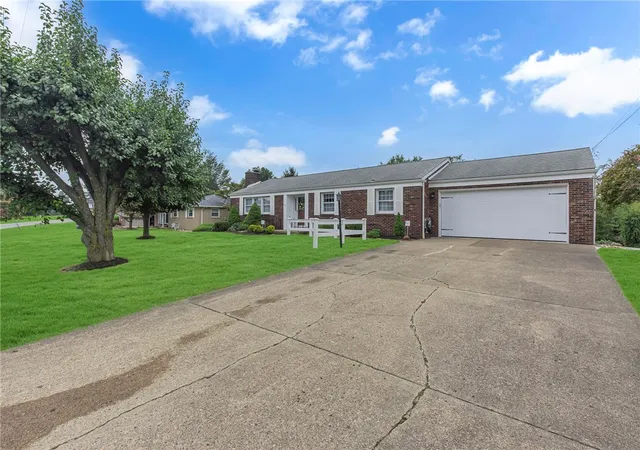 Photo 2 of Single family home for sale at 115 Fairfield Dr, Daugherty Twp, PA 15066 | MLS# 1772670 | Listing updated on 2026-09-04