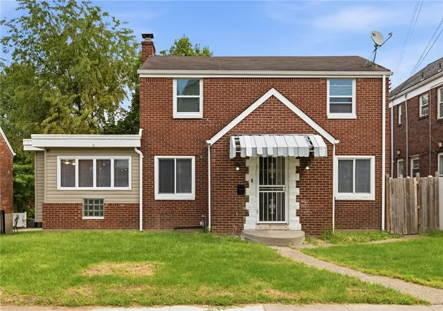 Single family home for sale at 1025 Washington St, McKeesport, PA 15132 | MLS# 1772703