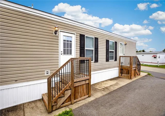 Photo 4 of Manufactured home for sale at 49 Imperial Ave, Canton Twp, PA 15301 | MLS# 1772682 | Listing updated on 2026-09-02