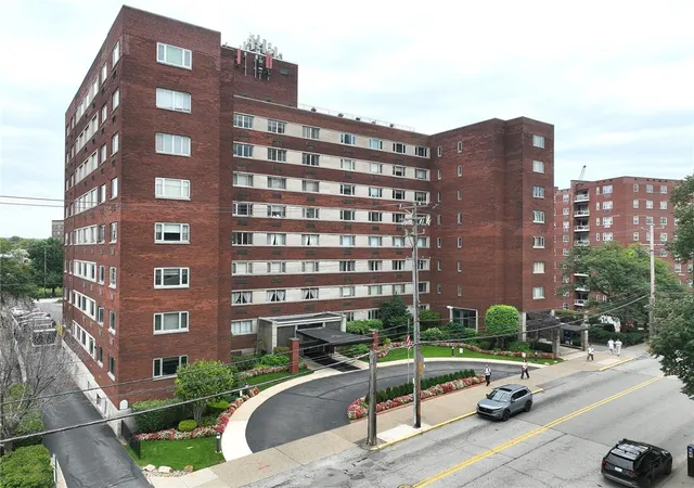 Photo 2 of Condo for sale at 128 N Craig St #907, Oakland, PA 15213 | MLS# 1772623 | Listing updated on 2026-09-04