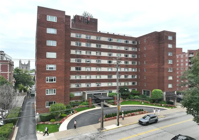 Photo 3 of Condo for sale at 128 N Craig St #907, Oakland, PA 15213 | MLS# 1772623 | Listing updated on 2026-09-04
