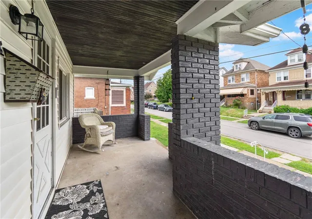 Photo 3 of Single family home for sale at 152 W Marigold St, Munhall, PA 15120 | MLS# 1771716 | Listing updated on 2026-09-13