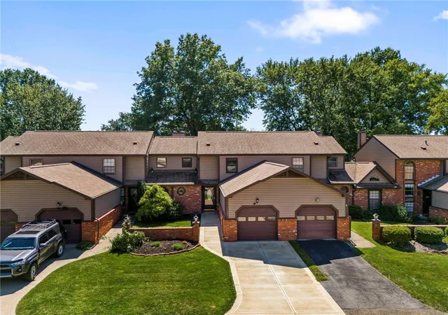 Photo 3 of Townhouse for sale at 1107 Valleyview Dr, Cecil, PA 15055 | MLS# 1772641 | Listing updated on 2026-09-08