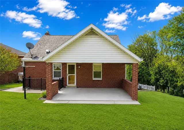 Photo 2 of Single family home for sale at 71 Cort St, City Of Washington, PA 15301 | MLS# 1772626 | Listing updated on 2026-09-05