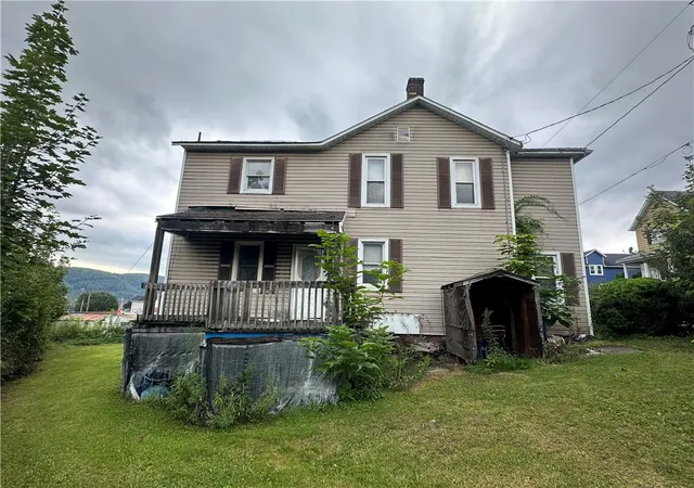 Photo 3 of Single family home for sale at 109 3rd Street, Johnstown, PA 15909 | MLS# 1772733 | Listing updated on 2026-09-08