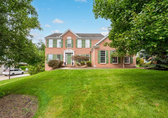 Single family home for sale at 8604 Christine Ct, South Fayette, PA 15017 | MLS# 1772740